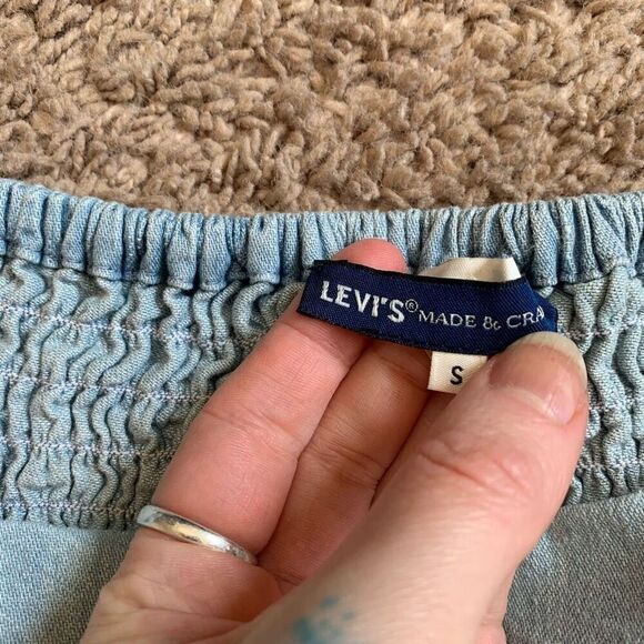 Levi’s Smocked Denim Jean Peasant Blouse Top Shirt Poet Boho Small - Picture 4 of 6